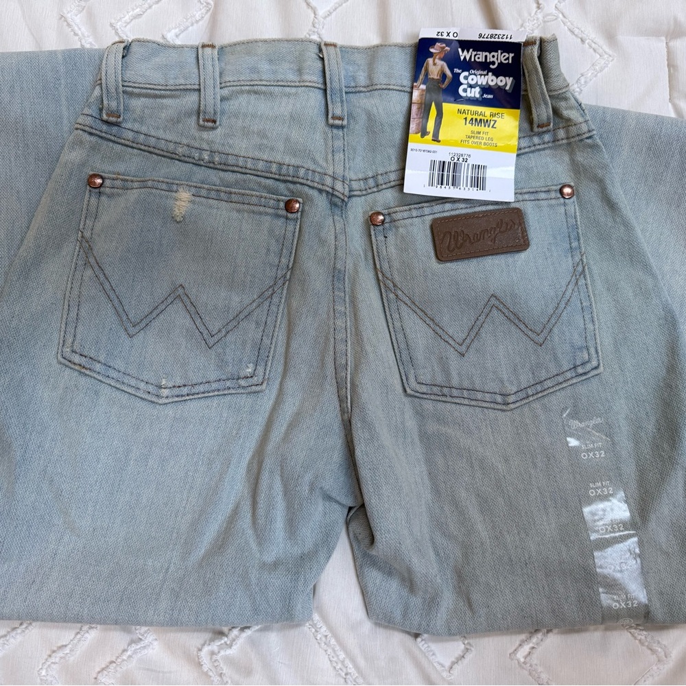 Wrangler Light Blue Women’s slim fit tapered leg boot cut Jeans